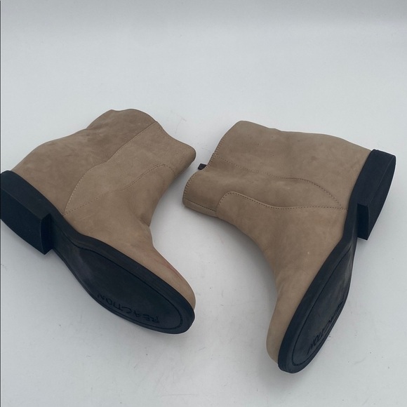 Kenneth Cole Beige Ankle Booties Wedge women 8.5M casual fall suede retro Y2K - Picture 7 of 13